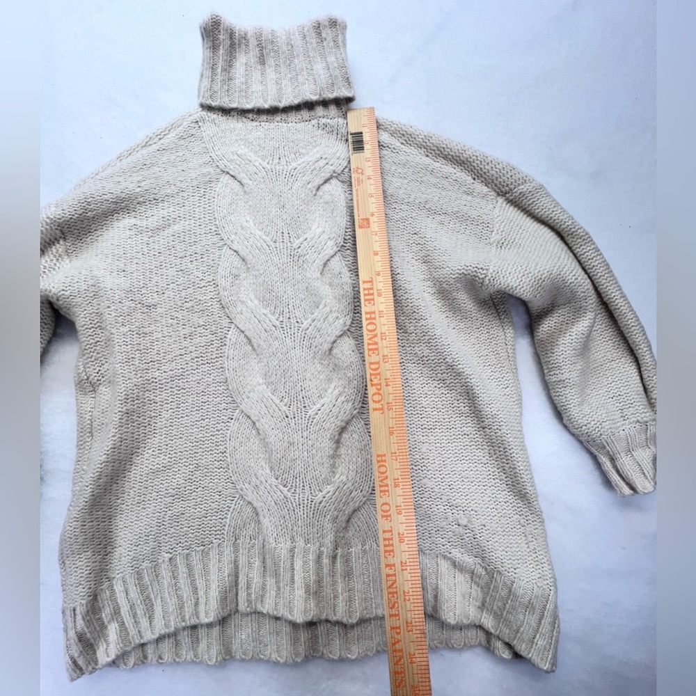Aerie Cream Chunky Knitted Over Sized Turtle Neck Sweater- small - Picture 4 of 9